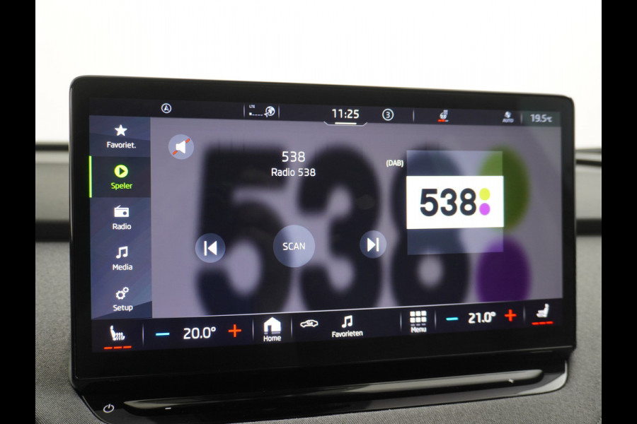 Škoda ENYAQ iV 60 Navi Ecc Adaptive-Cruise Camera Apple Carplay Android Keyless Led Pdc DabBusiness Edition Plus Stoelverwarming Bluetooth Dodehoek detector Draadloze tel.lader Rijstrooksensor Regen-Lichtsensor Origineel Nederlandse 1e Eigenaar Auto nieuwprijs €51.910,-
