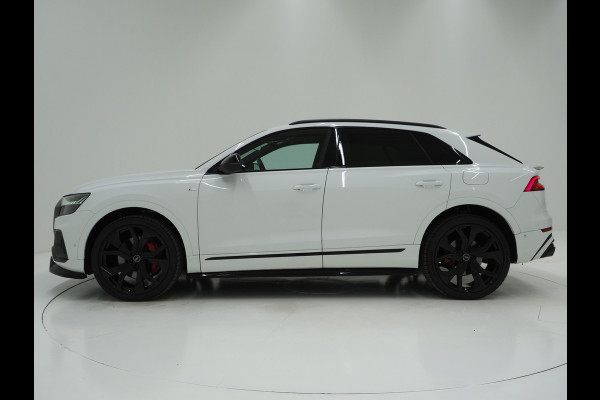 Audi Q8 60 TFSI e quattro Competition BlackOptic 462PK | RS Stoelen | 23" | Panoramadak | Luchtvering | B&O | 360 | Trekhaak