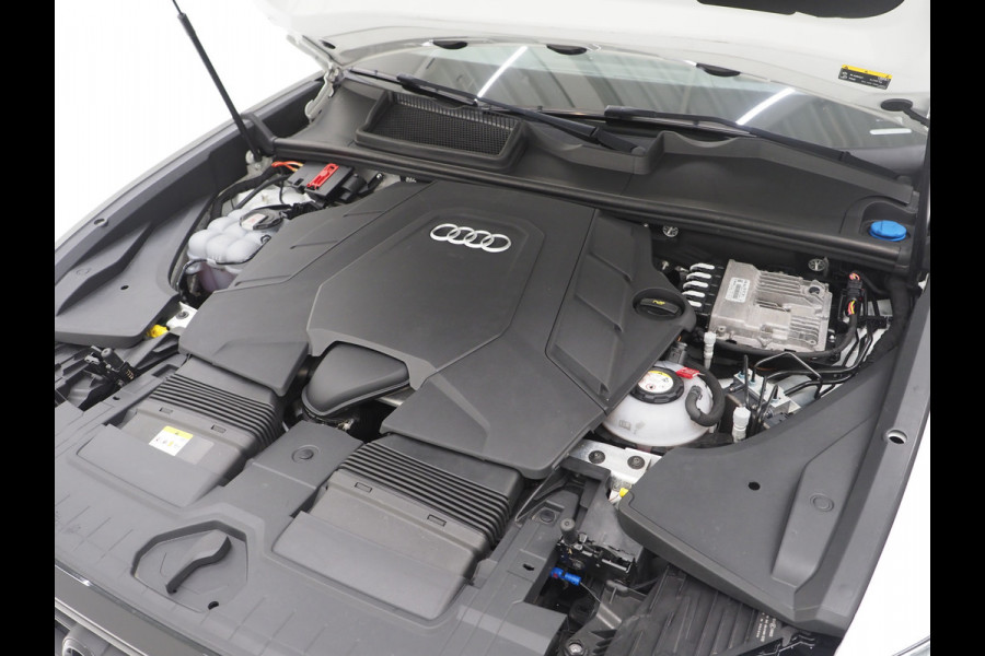 Audi Q8 60 TFSI e quattro Competition BlackOptic 462PK | RS Stoelen | 23" | Panoramadak | Luchtvering | B&O | 360 | Trekhaak