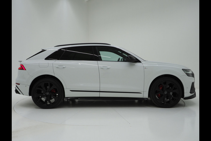 Audi Q8 60 TFSI e quattro Competition BlackOptic 462PK | RS Stoelen | 23" | Panoramadak | Luchtvering | B&O | 360 | Trekhaak
