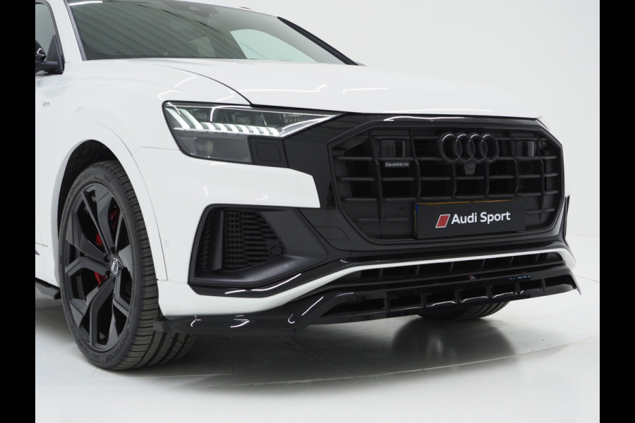 Audi Q8 60 TFSI e quattro Competition BlackOptic 462PK | RS Stoelen | 23" | Panoramadak | Luchtvering | B&O | 360 | Trekhaak
