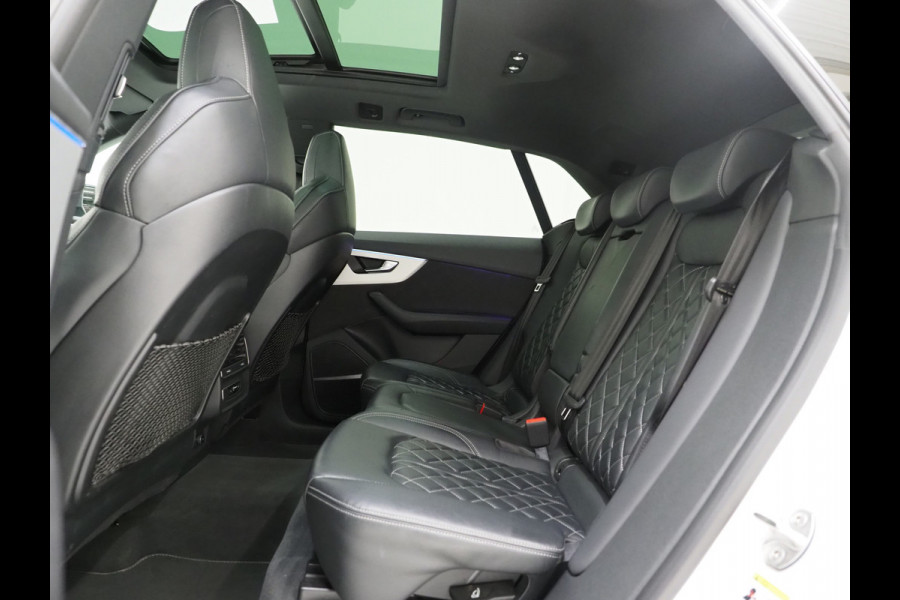 Audi Q8 60 TFSI e quattro Competition BlackOptic 462PK | RS Stoelen | 23" | Panoramadak | Luchtvering | B&O | 360 | Trekhaak