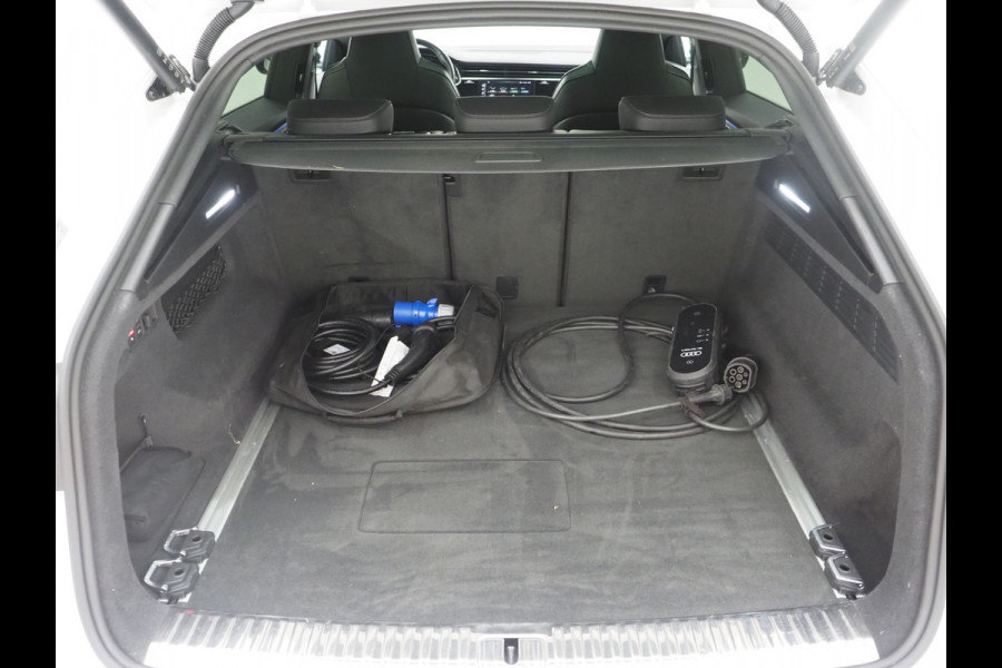 Audi Q8 60 TFSI e quattro Competition BlackOptic 462PK | RS Stoelen | 23" | Panoramadak | Luchtvering | B&O | 360 | Trekhaak