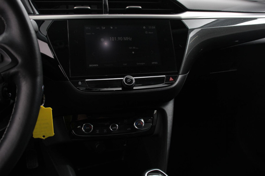 Opel Corsa 1.2 turbo 102pk Elegance | Navigatie | Apple Carplay/Android Auto | Climate Control | Camera | Parkeer sensoren V+A | Lichtmetalen Velgen | Cruise Control