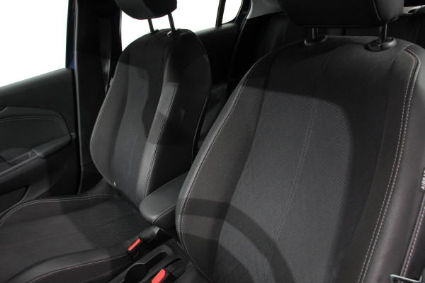 Opel Corsa 1.2 turbo 102pk Elegance | Navigatie | Apple Carplay/Android Auto | Climate Control | Camera | Parkeer sensoren V+A | Lichtmetalen Velgen | Cruise Control