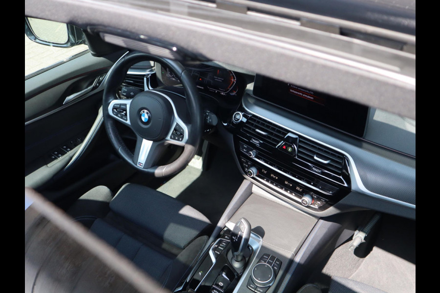 BMW 5 Serie Touring 530d Executive M Sport | Panoramadak | Head up | Laser | Adaptive Cruise |