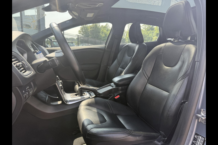 Volvo V40 2.0 T2 Nordic+ Dealer Onderhouden,Pano,Leder,Navi,Camera,Pdc,Stoelverw,123pk,Clima,Cruise,Lm velgen,N.A.P,6 Bak,Apk tot 06-2026