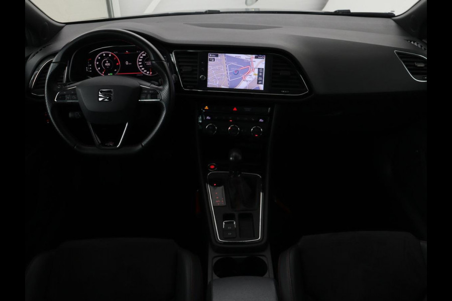 Seat Leon 1.5 TSI FR Ultimate Edition Black | Panoramadak | Stoelverwarming | Adaptive cruise | Beats Audio | Sfeerverlichting | Carplay | Leder/Alcantara | Full LED | Virtual Cockpit | Keyless | Navigatie