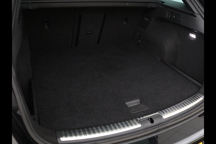 Seat Leon 1.5 TSI FR Ultimate Edition Black | Panoramadak | Stoelverwarming | Adaptive cruise | Beats Audio | Sfeerverlichting | Carplay | Leder/Alcantara | Full LED | Virtual Cockpit | Keyless | Navigatie