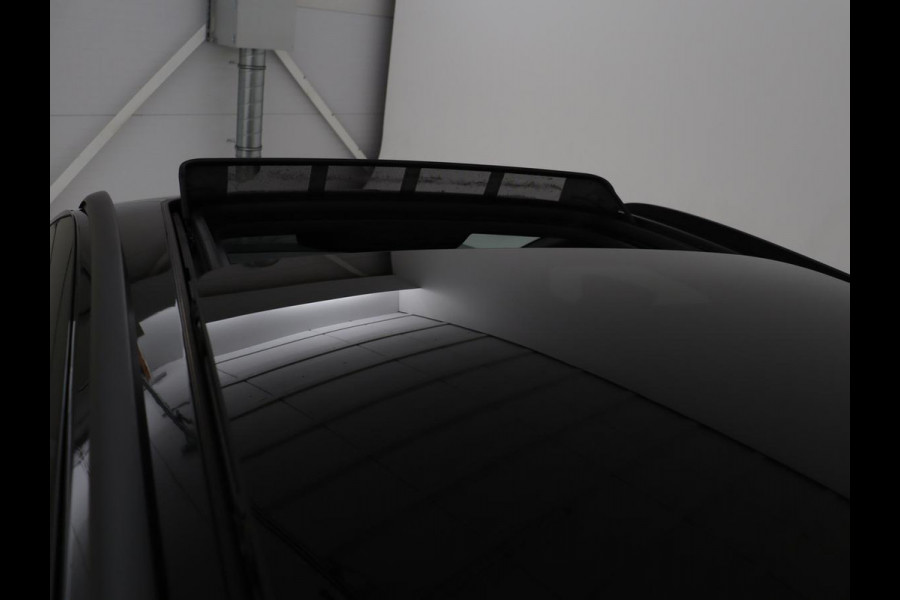 Seat Leon 1.5 TSI FR Ultimate Edition Black | Panoramadak | Stoelverwarming | Adaptive cruise | Beats Audio | Sfeerverlichting | Carplay | Leder/Alcantara | Full LED | Virtual Cockpit | Keyless | Navigatie