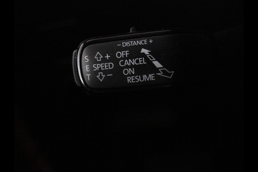 Seat Leon 1.5 TSI FR Ultimate Edition Black | Panoramadak | Stoelverwarming | Adaptive cruise | Beats Audio | Sfeerverlichting | Carplay | Leder/Alcantara | Full LED | Virtual Cockpit | Keyless | Navigatie