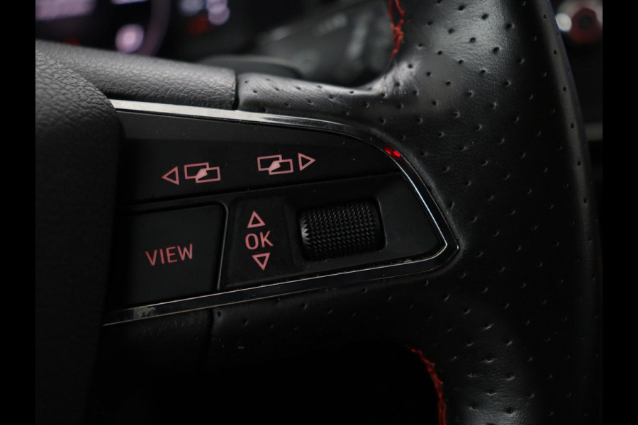 Seat Leon 1.5 TSI FR Ultimate Edition Black | Panoramadak | Stoelverwarming | Adaptive cruise | Beats Audio | Sfeerverlichting | Carplay | Leder/Alcantara | Full LED | Virtual Cockpit | Keyless | Navigatie
