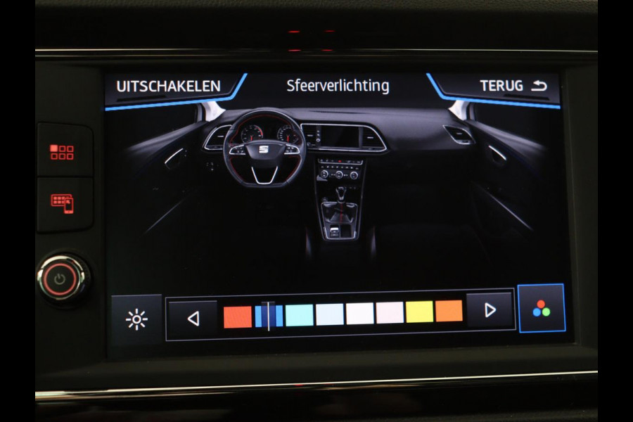 Seat Leon 1.5 TSI FR Ultimate Edition Black | Panoramadak | Stoelverwarming | Adaptive cruise | Beats Audio | Sfeerverlichting | Carplay | Leder/Alcantara | Full LED | Virtual Cockpit | Keyless | Navigatie