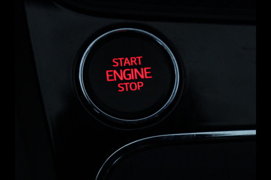 Seat Leon 1.5 TSI FR Ultimate Edition Black | Panoramadak | Stoelverwarming | Adaptive cruise | Beats Audio | Sfeerverlichting | Carplay | Leder/Alcantara | Full LED | Virtual Cockpit | Keyless | Navigatie