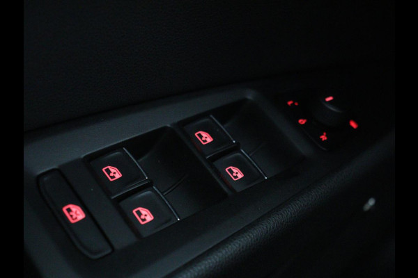 Seat Leon 1.5 TSI FR Ultimate Edition Black | Panoramadak | Stoelverwarming | Adaptive cruise | Beats Audio | Sfeerverlichting | Carplay | Leder/Alcantara | Full LED | Virtual Cockpit | Keyless | Navigatie