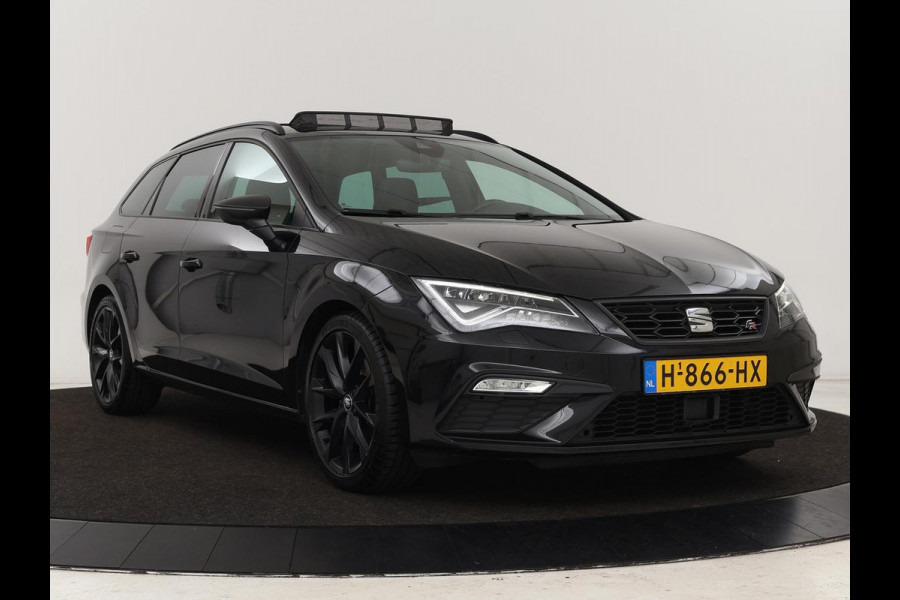 Seat Leon 1.5 TSI FR Ultimate Edition Black | Panoramadak | Stoelverwarming | Adaptive cruise | Beats Audio | Sfeerverlichting | Carplay | Leder/Alcantara | Full LED | Virtual Cockpit | Keyless | Navigatie