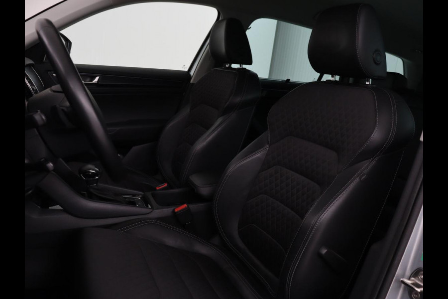 Škoda Kodiaq 1.5 TSI Business Edition 7-persoons | Trekhaak | Stoelverwarming | Adaptive cruise | Canton Sound | Carplay | Half leder | Keyless | Full LED | Navigatie