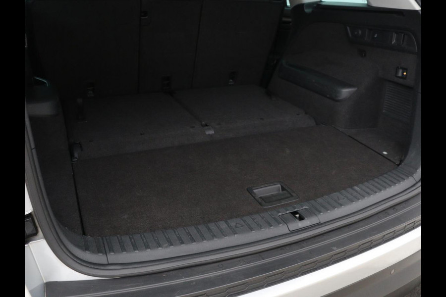 Škoda Kodiaq 1.5 TSI Business Edition 7-persoons | Trekhaak | Stoelverwarming | Adaptive cruise | Canton Sound | Carplay | Half leder | Keyless | Full LED | Navigatie