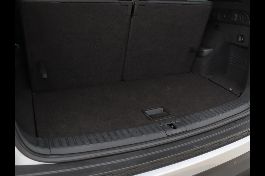 Škoda Kodiaq 1.5 TSI Business Edition 7-persoons | Trekhaak | Stoelverwarming | Adaptive cruise | Canton Sound | Carplay | Half leder | Keyless | Full LED | Navigatie