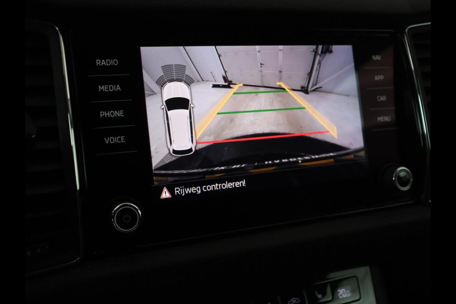 Škoda Kodiaq 1.5 TSI Business Edition 7-persoons | Trekhaak | Stoelverwarming | Adaptive cruise | Canton Sound | Carplay | Half leder | Keyless | Full LED | Navigatie