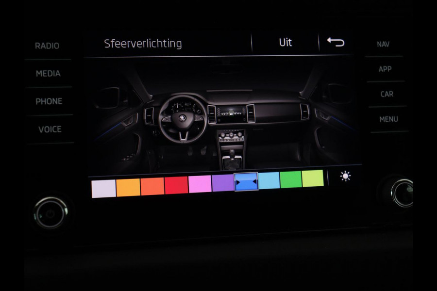 Škoda Kodiaq 1.5 TSI Business Edition 7-persoons | Trekhaak | Stoelverwarming | Adaptive cruise | Canton Sound | Carplay | Half leder | Keyless | Full LED | Navigatie