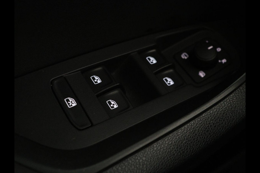 Škoda Kodiaq 1.5 TSI Business Edition 7-persoons | Trekhaak | Stoelverwarming | Adaptive cruise | Canton Sound | Carplay | Half leder | Keyless | Full LED | Navigatie