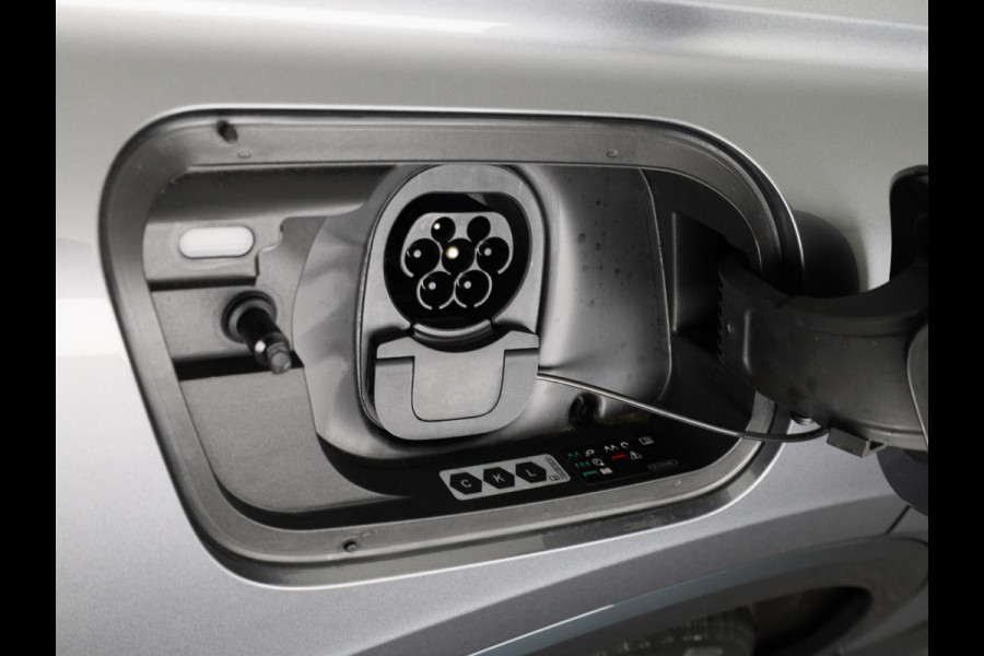 Audi Q4 e-tron 45 quattro S Edition 82 kWh 286pk panoramadak, Sonos soundsysteem, assistentiepakket plus, comfortpakket, veiligheidspakket, klimaatregelingpakket, leder interieur