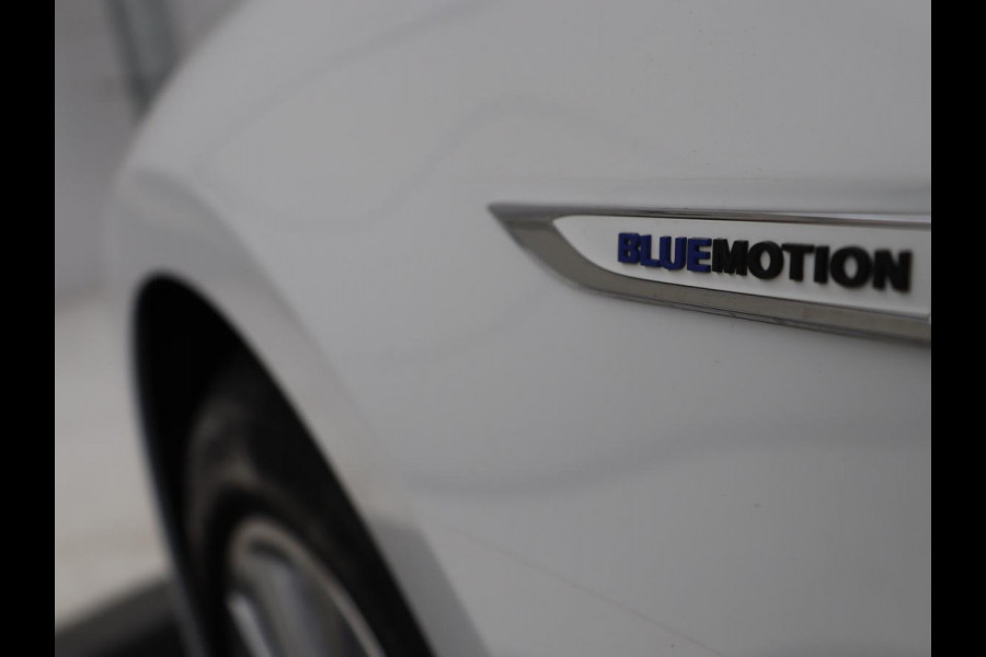Volkswagen Golf 1.5 TSI Comfortline Business | Stoelverwarming | Massage | Carplay | Navigatie | Adaptive cruise | Climate control | Parkeerhulp | Bluetooth
