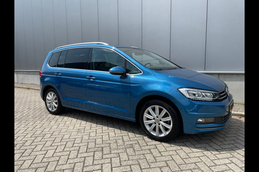 Volkswagen Touran 1.5 TSI Highline Business R / Camera / Trekhaak