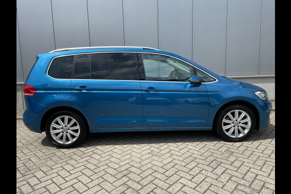 Volkswagen Touran 1.5 TSI Highline Business R / Camera / Trekhaak