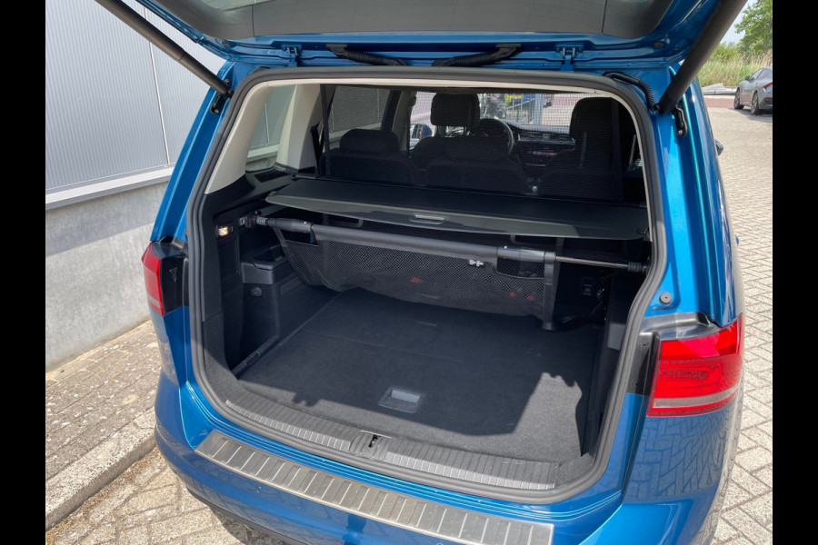 Volkswagen Touran 1.5 TSI Highline Business R / Camera / Trekhaak