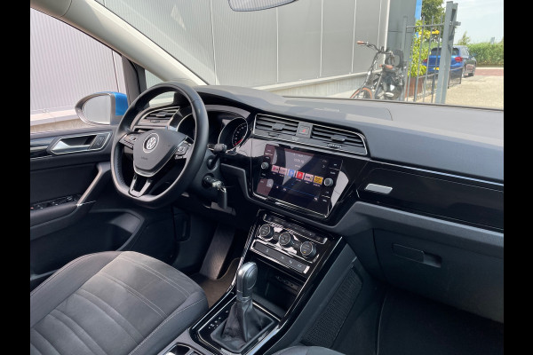 Volkswagen Touran 1.5 TSI Highline Business R / Camera / Trekhaak