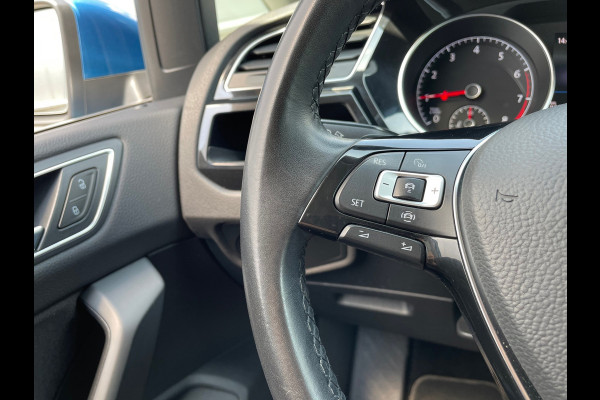 Volkswagen Touran 1.5 TSI Highline Business R / Camera / Trekhaak
