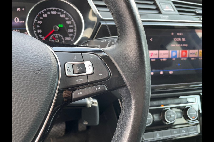Volkswagen Touran 1.5 TSI Highline Business R / Camera / Trekhaak