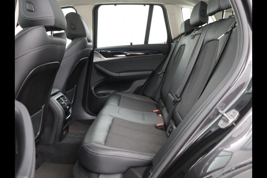 BMW X3 xDrive30e High Executive | X Line | Panoramadak | Stoel & stuurverwarming | Carplay | Sportstoelen | Half leder | Live Cockpit | Full LED | Camera
