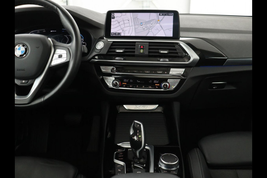 BMW X3 xDrive30e High Executive | X Line | Panoramadak | Stoel & stuurverwarming | Carplay | Sportstoelen | Half leder | Live Cockpit | Full LED | Camera