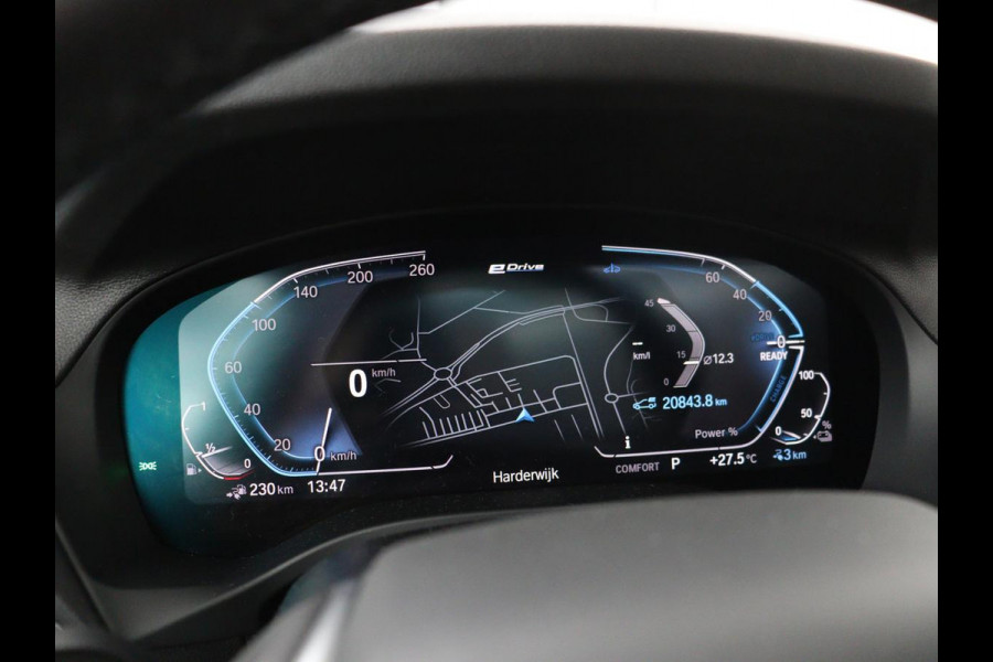 BMW X3 xDrive30e High Executive | X Line | Panoramadak | Stoel & stuurverwarming | Carplay | Sportstoelen | Half leder | Live Cockpit | Full LED | Camera