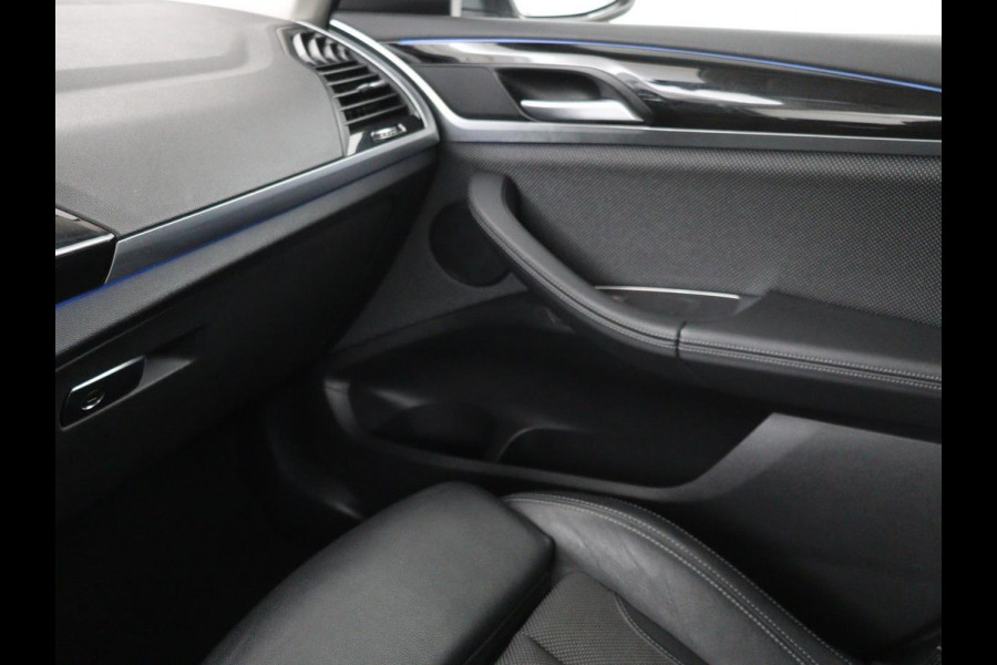 BMW X3 xDrive30e High Executive | X Line | Panoramadak | Stoel & stuurverwarming | Carplay | Sportstoelen | Half leder | Live Cockpit | Full LED | Camera