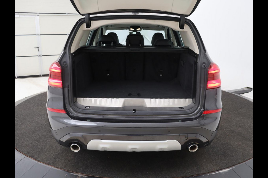 BMW X3 xDrive30e High Executive | X Line | Panoramadak | Stoel & stuurverwarming | Carplay | Sportstoelen | Half leder | Live Cockpit | Full LED | Camera