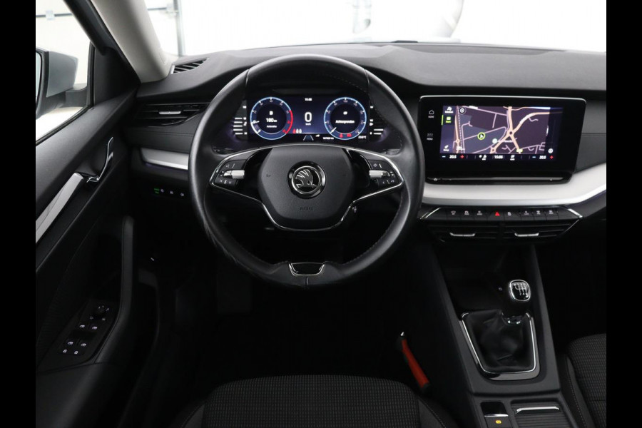 Škoda Octavia 1.0 TSI Business Edition | Carplay | Sfeerverlichting | Full LED | Navigatie | Parkeerhulp | Climate control | DAB | Cruise control