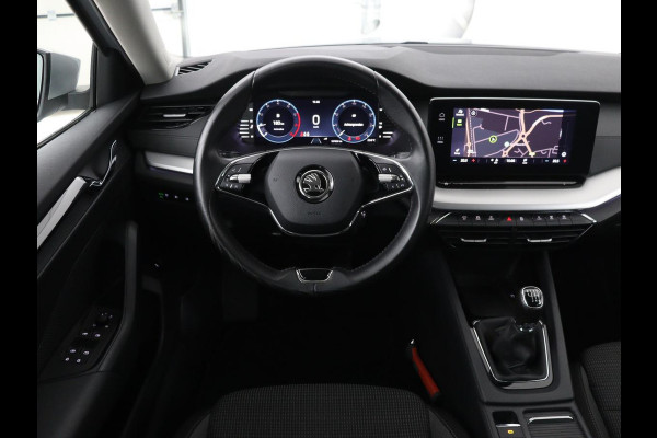 Škoda Octavia 1.0 TSI Business Edition | Carplay | Sfeerverlichting | Full LED | Navigatie | Parkeerhulp | Climate control | DAB | Cruise control
