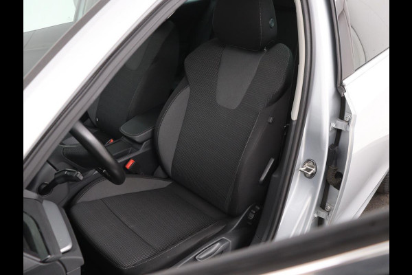 Škoda Octavia 1.0 TSI Business Edition | Carplay | Sfeerverlichting | Full LED | Navigatie | Parkeerhulp | Climate control | DAB | Cruise control