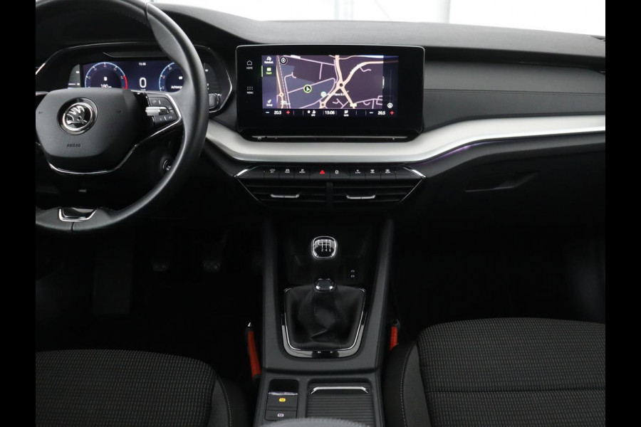 Škoda Octavia 1.0 TSI Business Edition | Carplay | Sfeerverlichting | Full LED | Navigatie | Parkeerhulp | Climate control | DAB | Cruise control
