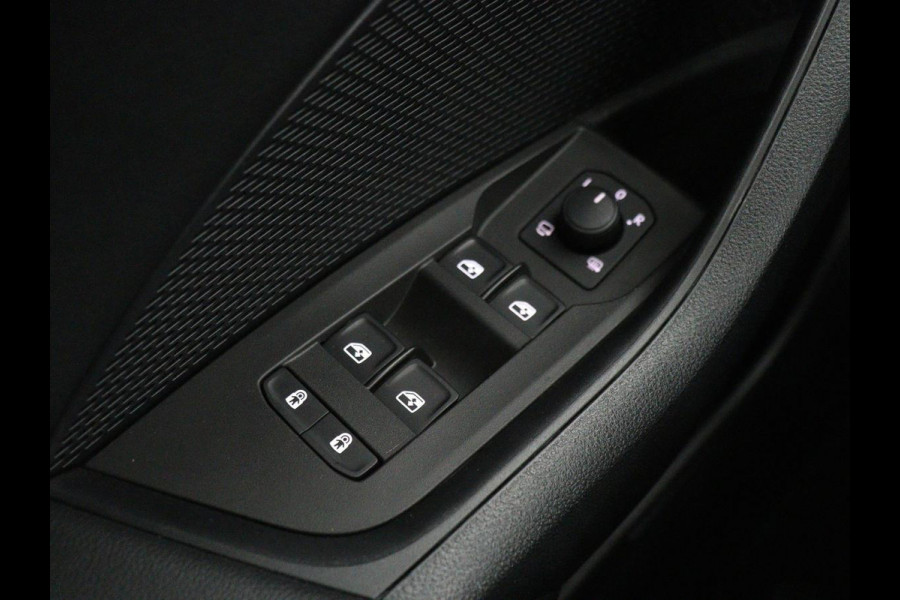 Škoda Octavia 1.0 TSI Business Edition | Carplay | Sfeerverlichting | Full LED | Navigatie | Parkeerhulp | Climate control | DAB | Cruise control