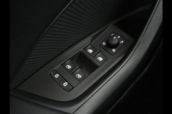 Škoda Octavia 1.0 TSI Business Edition | Carplay | Sfeerverlichting | Full LED | Navigatie | Parkeerhulp | Climate control | DAB | Cruise control