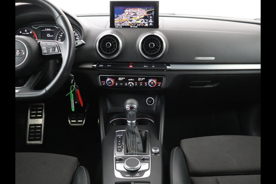 Audi A3 1.5 TFSI Sport S Line Edition | Stoelverwarming | Massage | Full LED | Half leder | Navigatie | Sportstoelen | Climate control