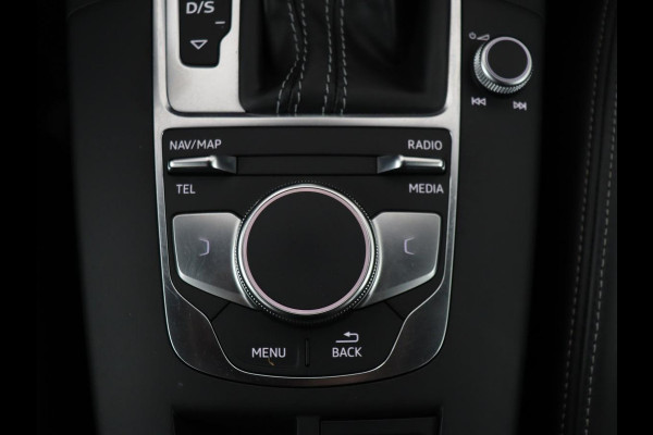 Audi A3 1.5 TFSI Sport S Line Edition | Stoelverwarming | Massage | Full LED | Half leder | Navigatie | Sportstoelen | Climate control