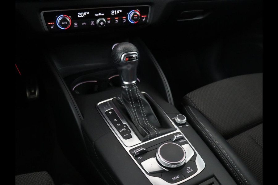 Audi A3 1.5 TFSI Sport S Line Edition | Stoelverwarming | Massage | Full LED | Half leder | Navigatie | Sportstoelen | Climate control