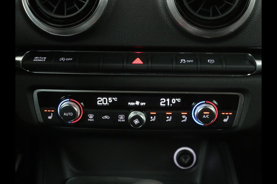 Audi A3 1.5 TFSI Sport S Line Edition | Stoelverwarming | Massage | Full LED | Half leder | Navigatie | Sportstoelen | Climate control