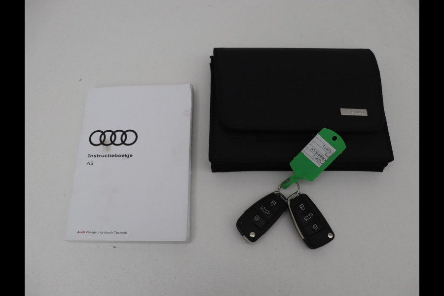 Audi A3 1.5 TFSI Sport S Line Edition | Stoelverwarming | Massage | Full LED | Half leder | Navigatie | Sportstoelen | Climate control